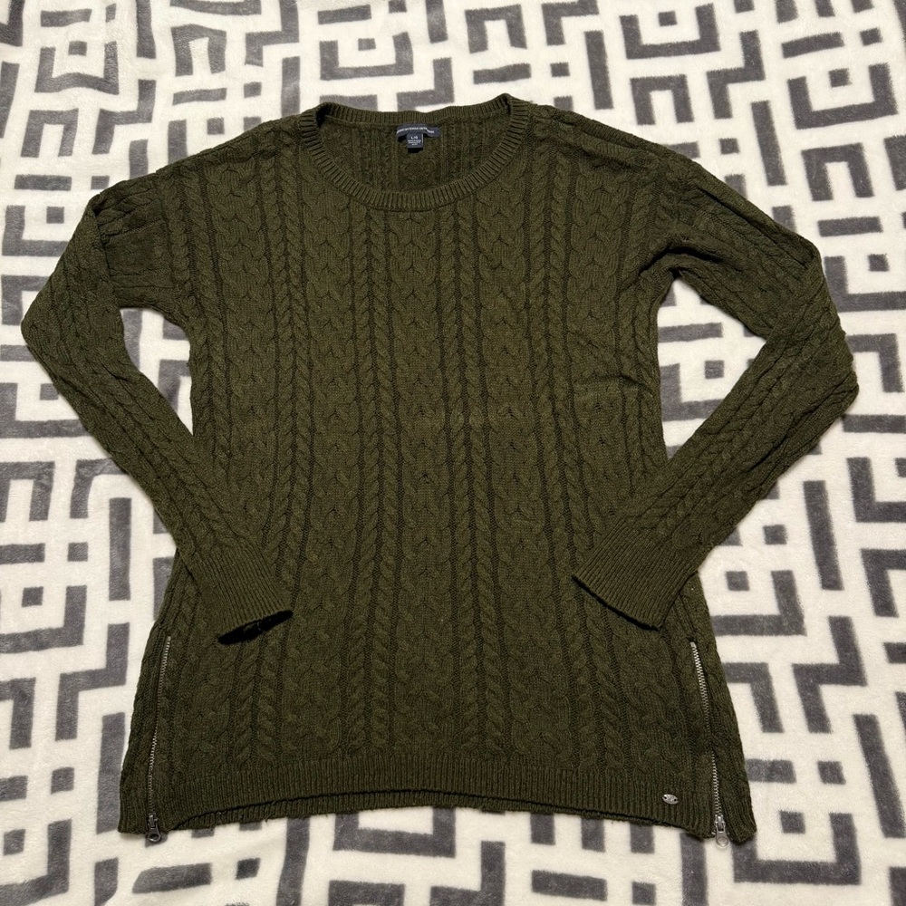 American Eagle Outfitters Olive Green Cable Knit Sweater